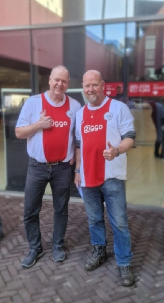 John en Piet buiten ArenA